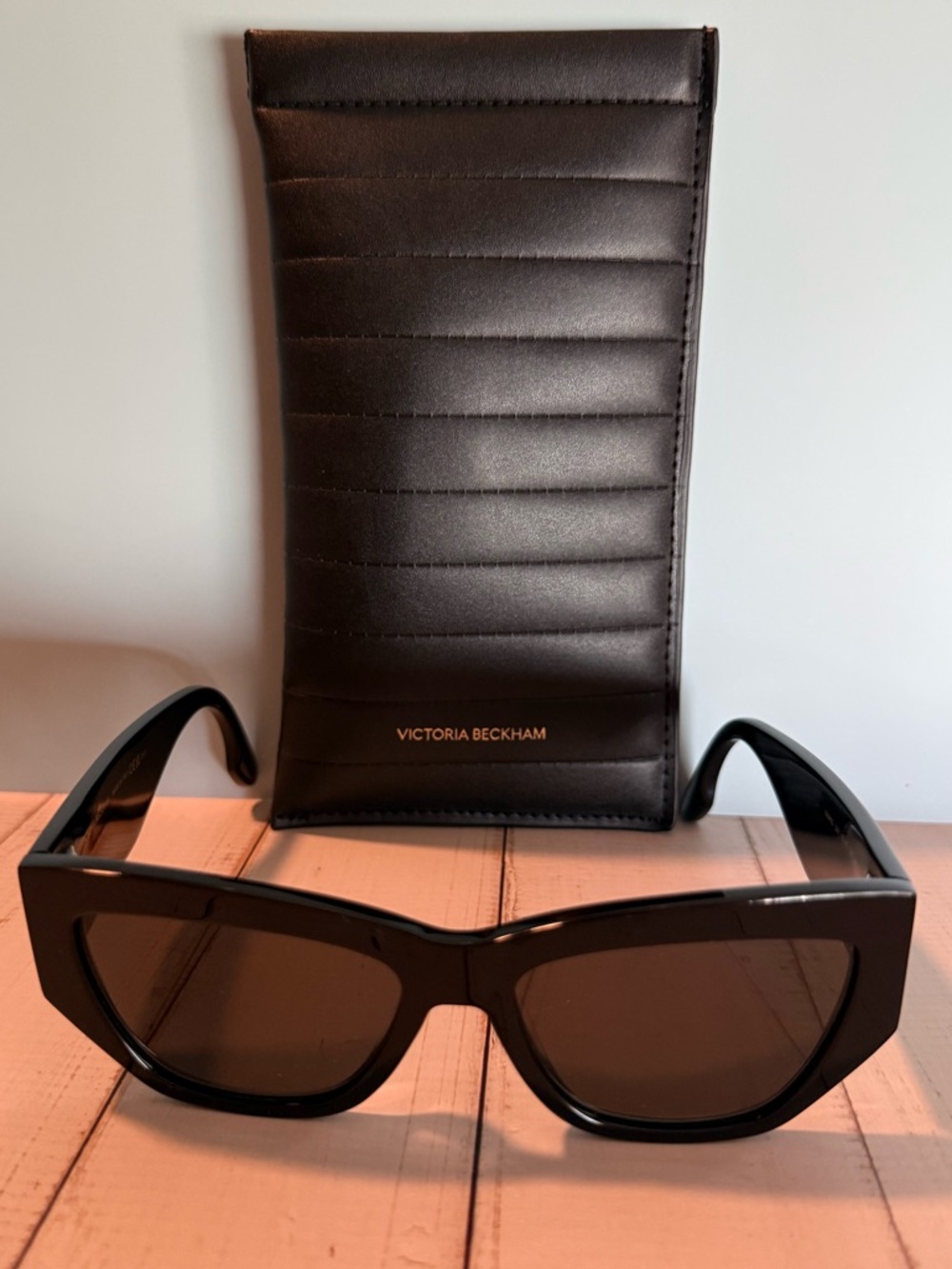 Victoria Beckham Black Cat-Eye Sunglasses with Dark Lenses - Picture 2 of 5